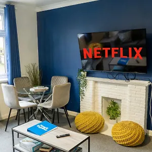 Fishpond Nook, Ground Fl Apartment, The Park Estate, Parking, & Cozy Apartment